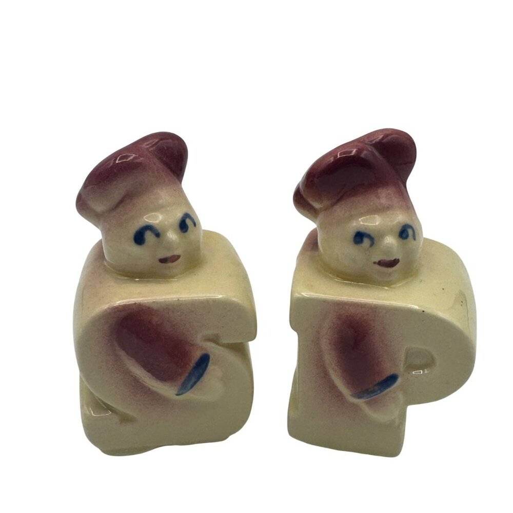 Vintage Mid Century Shawnee Chef S & P Salt And Pepper Shakers With Corks
